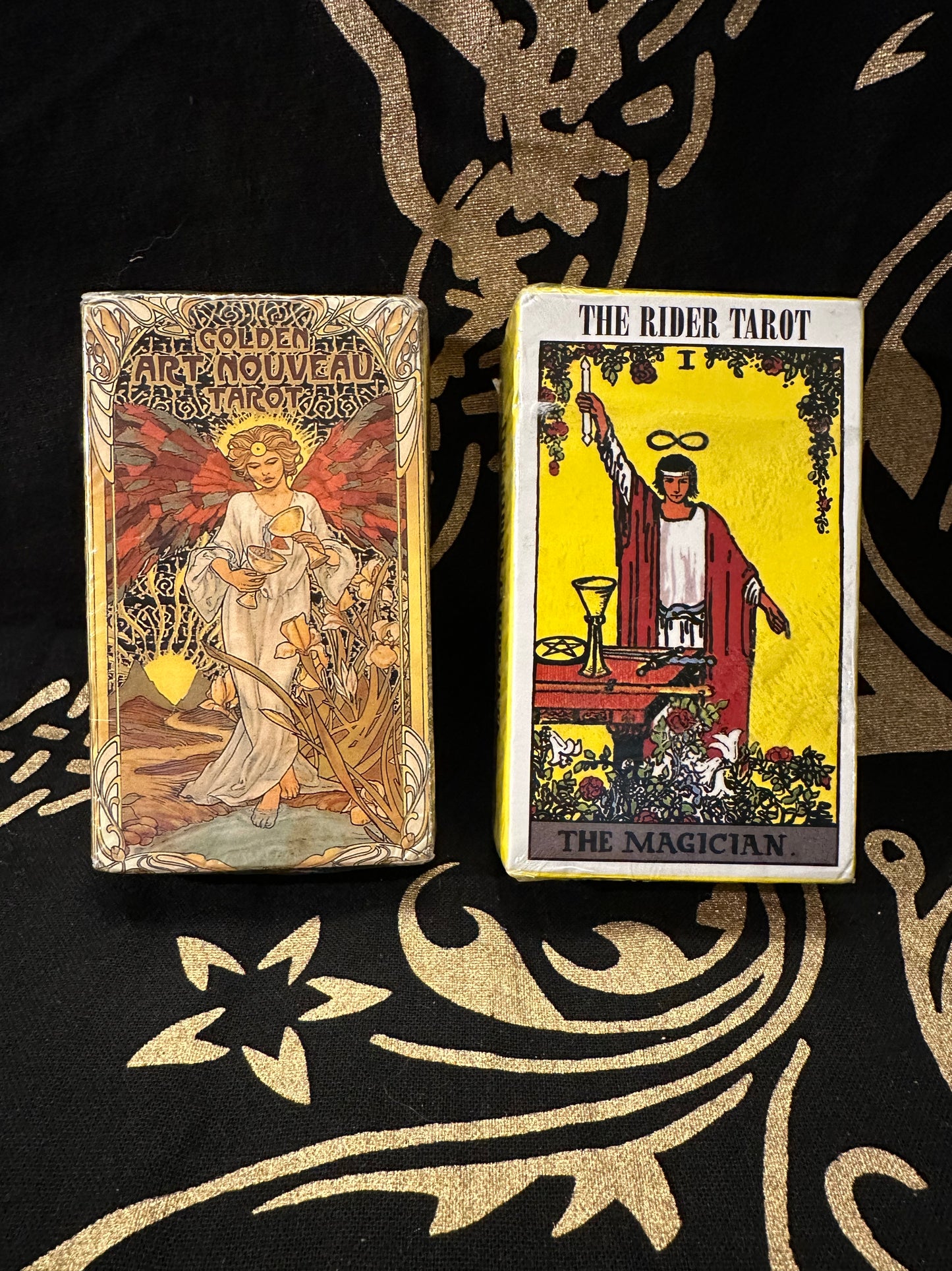 Oracle Cards and Tarot Decks